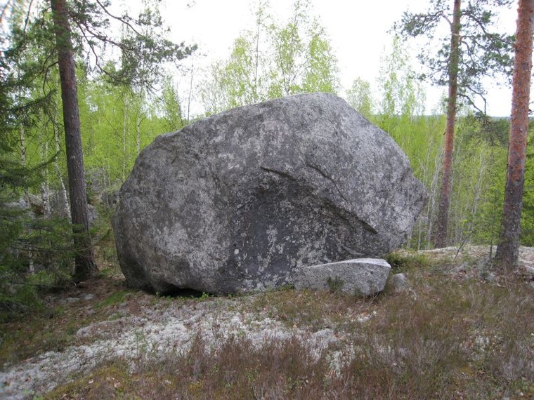 Rämeikkösuon kivet