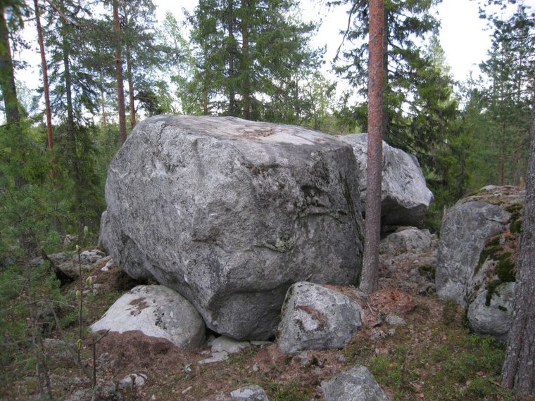 Rämeikkösuon kivet