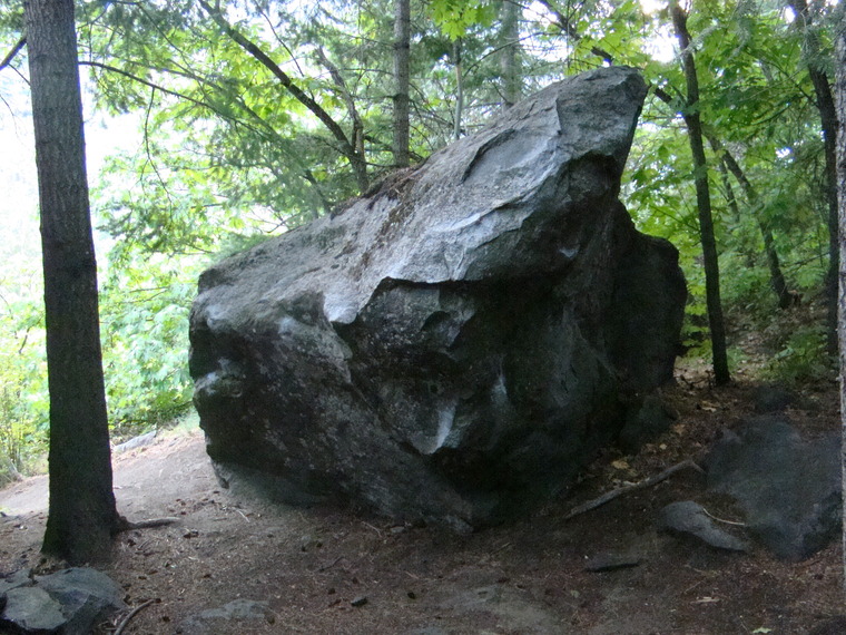 Straightaway Boulders
