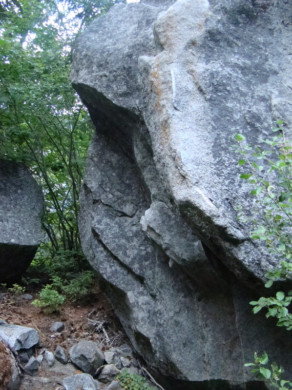Straightaway Boulders