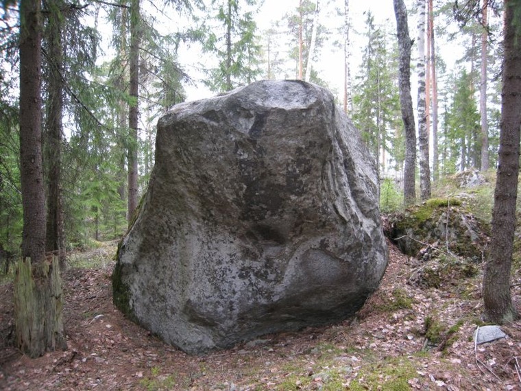 Pinsiön kierros -kivi