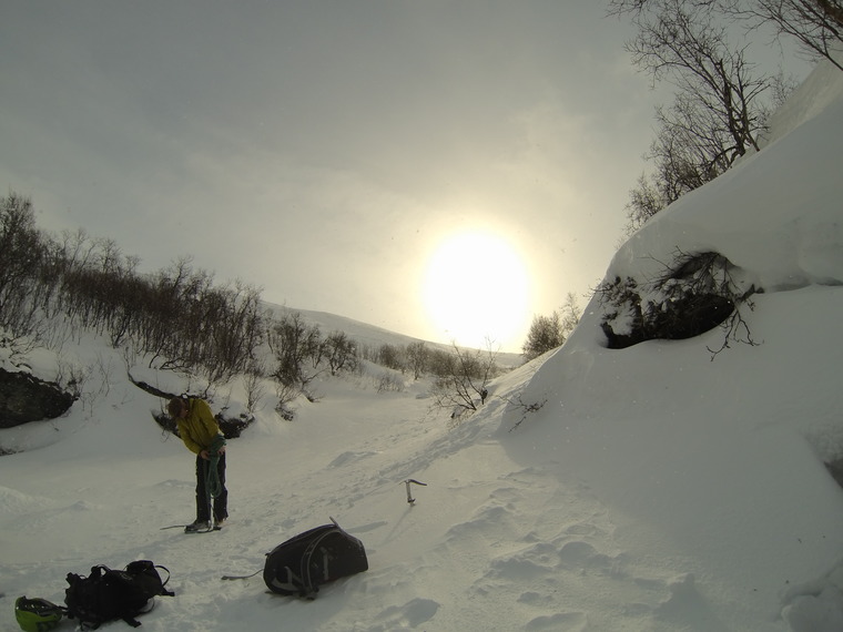Låktatjåkka cave bouldering