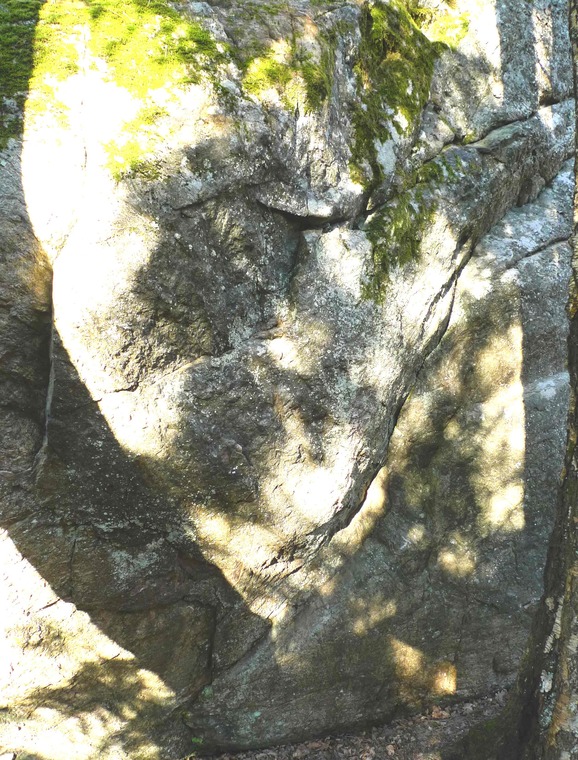 Dog Rock boulder