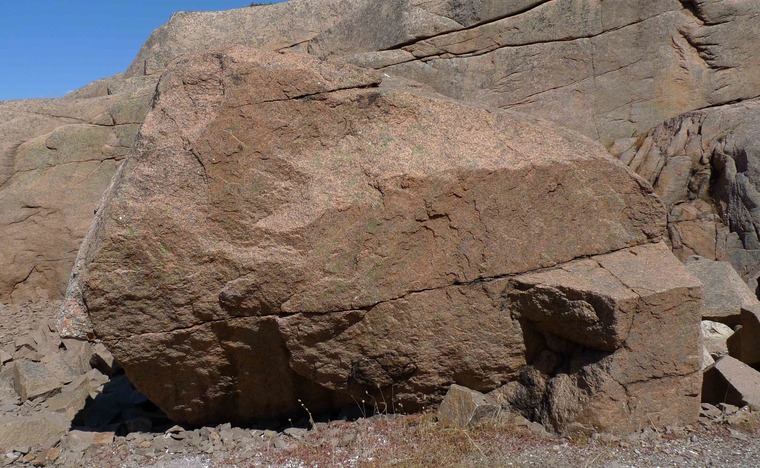 Minsta blocket och väggen bakom