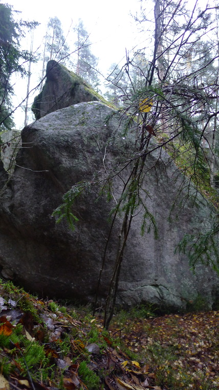 Huomemuu boulders