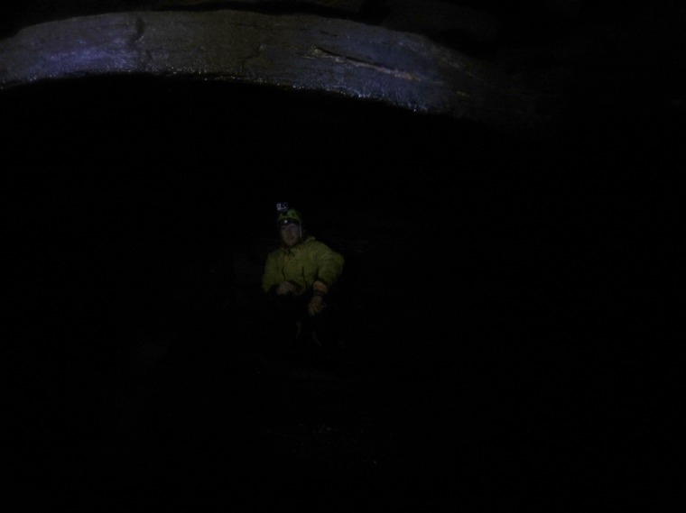 Låktatjåkka cave bouldering