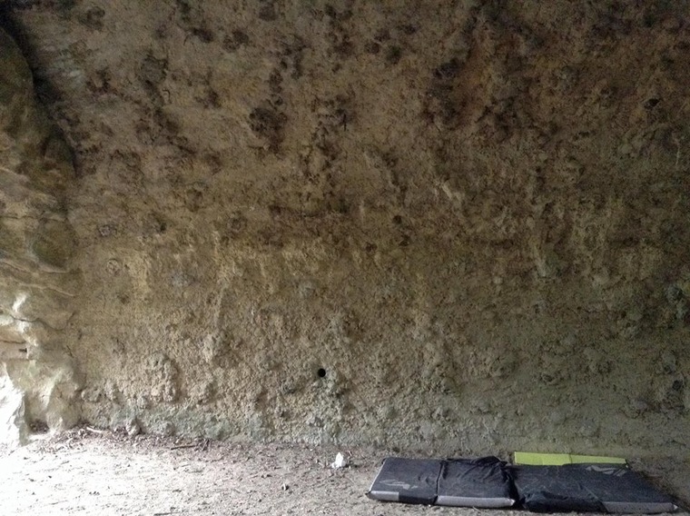 Cȏté droit en descendant la pente