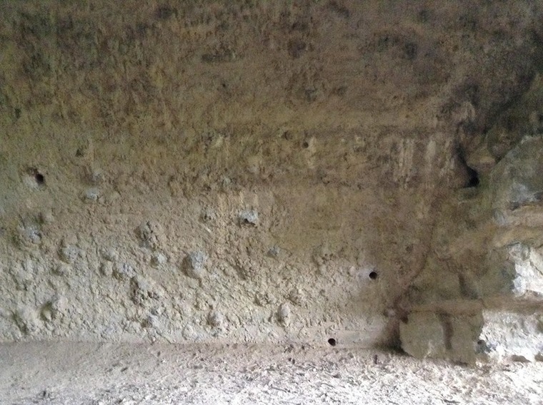 Cȏté droit en descendant la pente