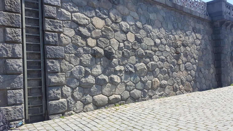 Right Riverbank, Boat Loděteria