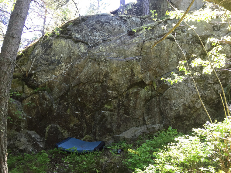 Boulder #1 (Vänstra långa väggen)