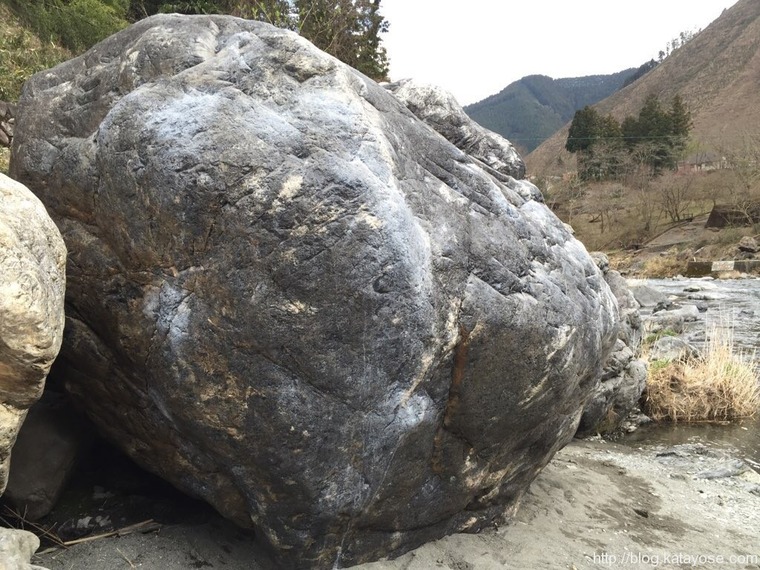 丸こんにゃく岩 (Maru Konnyaku Iwa)