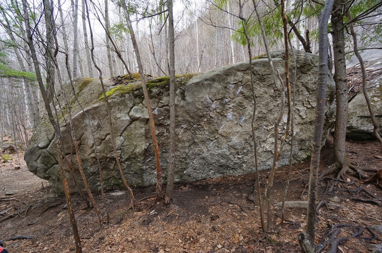 哲学岩 (Tetsugaku Iwa)