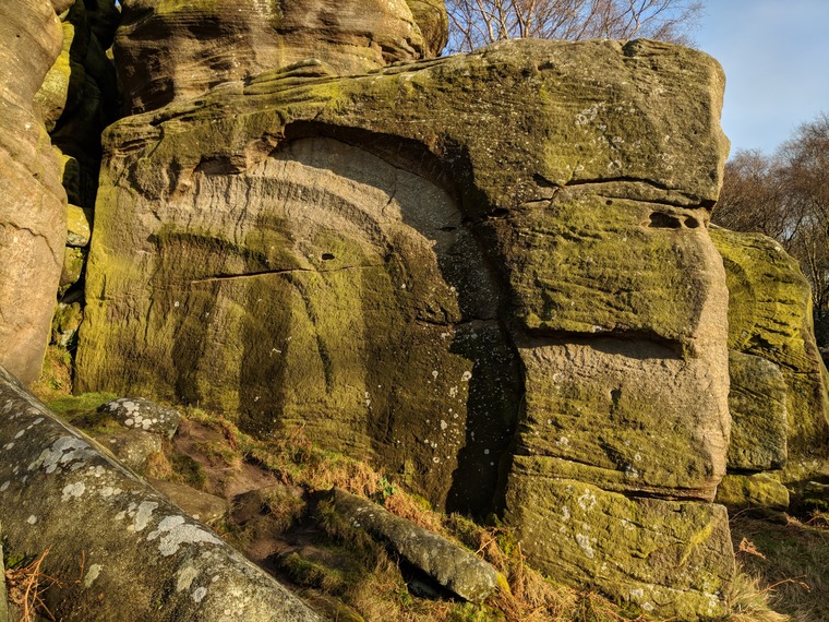 Black Chipper and Arch Wall