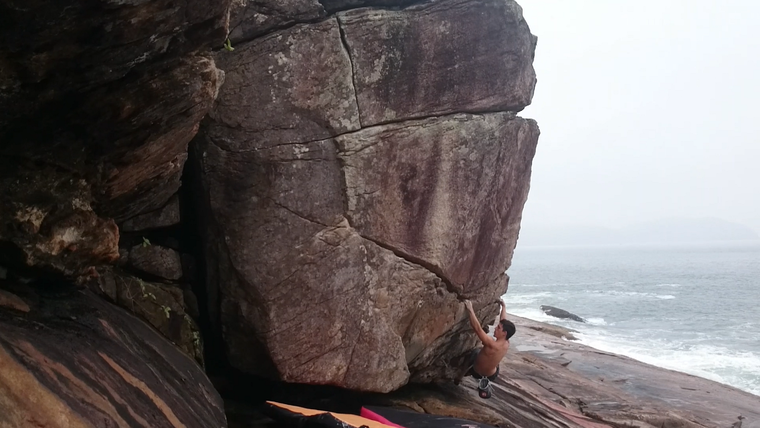 Bloco do Sai lá na ponta