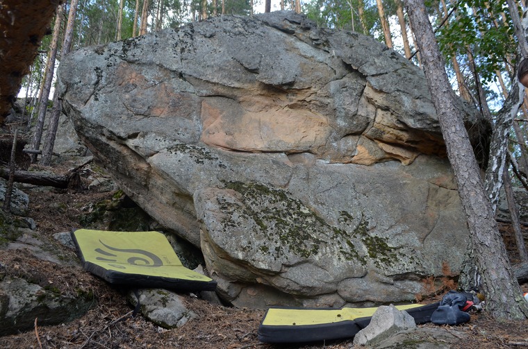 Рыжий камень