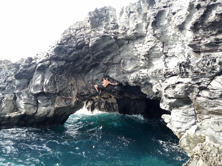 Montana Amarilla Cave