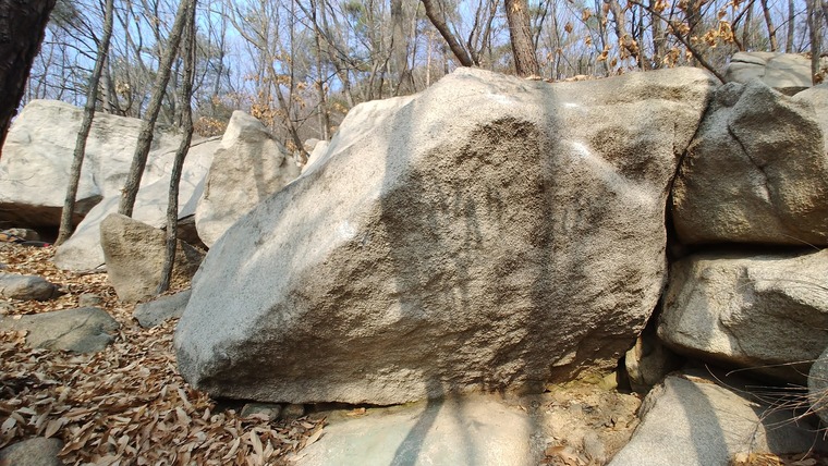 마당바위(Madang)