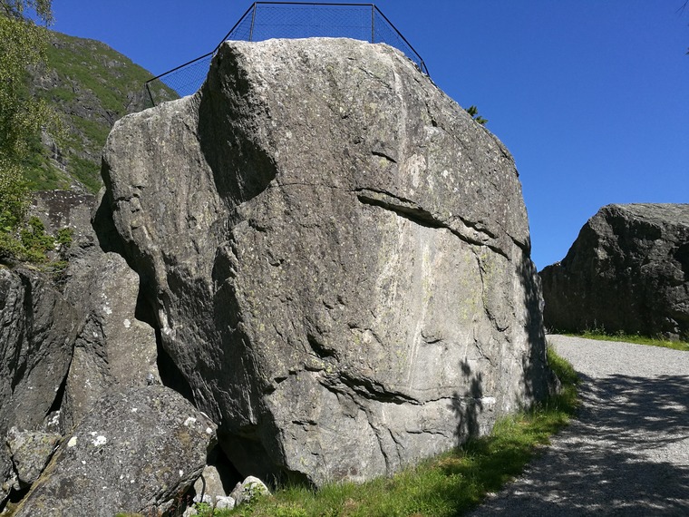 Mantel/dau/gammel/høy