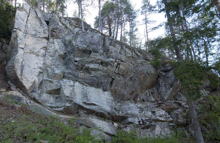 Hovedveggen - Såner stasjon
