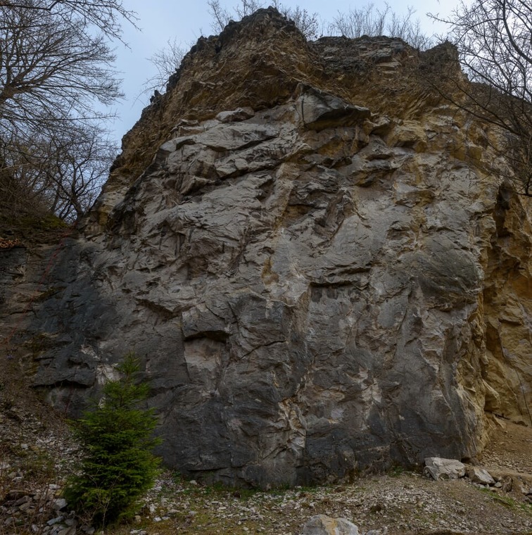 Jeskyně - levá část