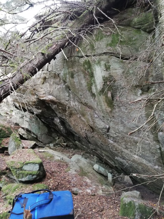 Vildmarks klippan vänster