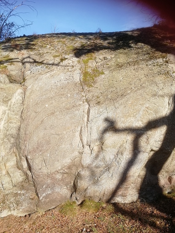 Väggen vid gångvägen