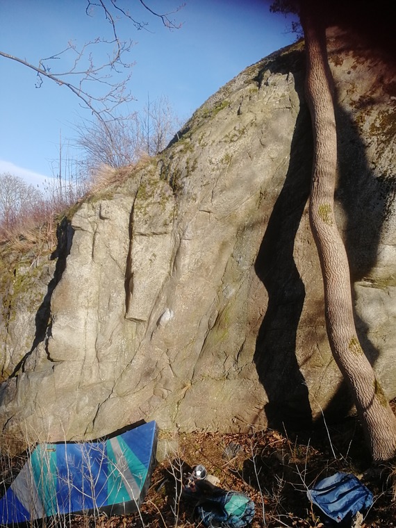 Väggen vid gångvägen