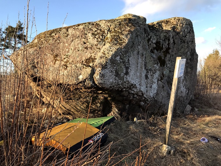 Jaagu-Mihkli hiiekivi