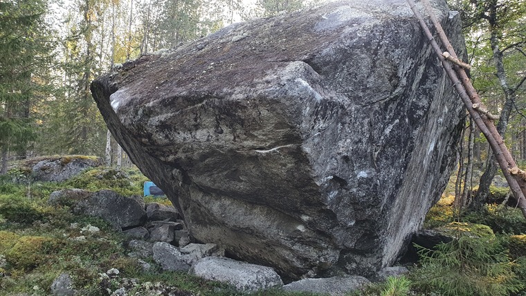 Sten tjärns blocket