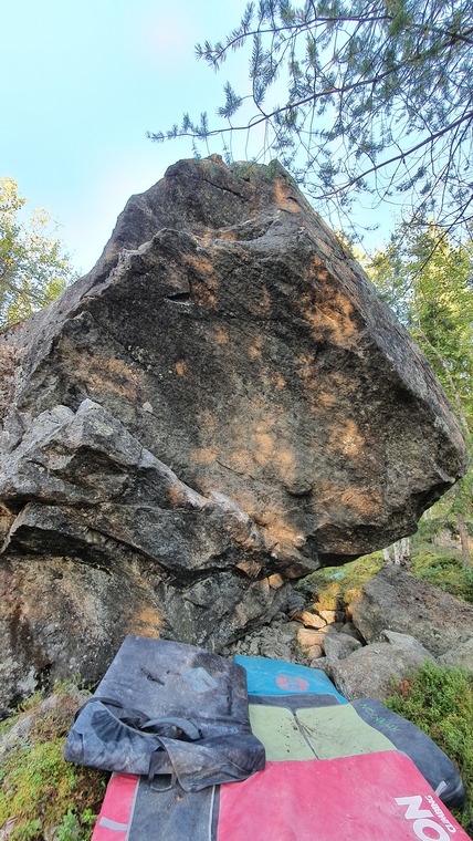 Sten tjärns blocket