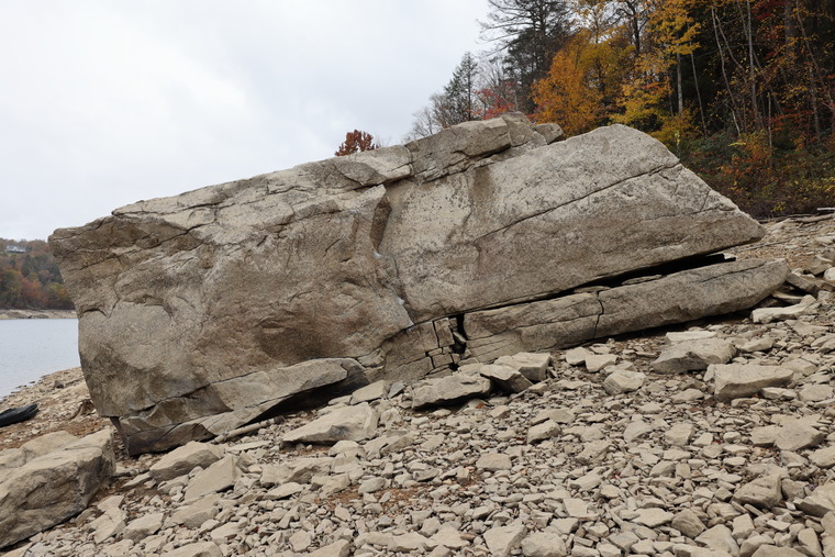 Midnight Zone Boulder