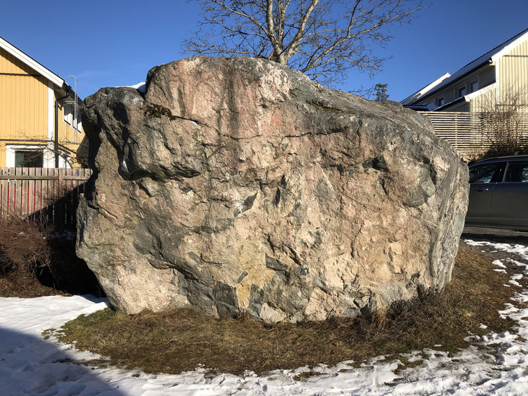 Skarpäng Boulder