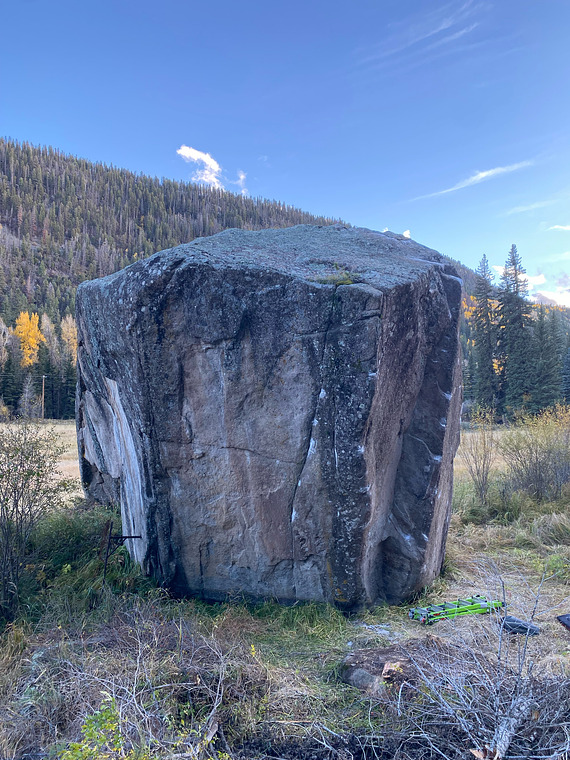 Chain station boulder